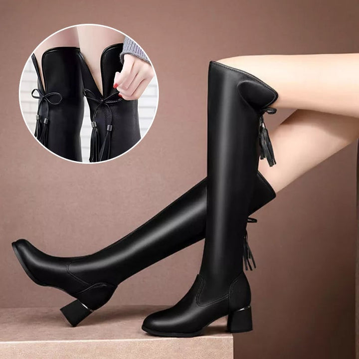 Damen Overknee-Stiefel mit Stretchschaft | Oberschenkelhohe Stiefel mit seitlichem Reißverschluss, Schnallendetail und 5 cm Absatz Beschreibung (HTML):