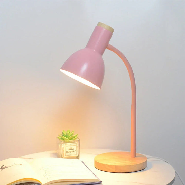 LED Schreibtischlampe | Verstellbare Tischleuchte aus Holz und Eisen im skandinavischen Design