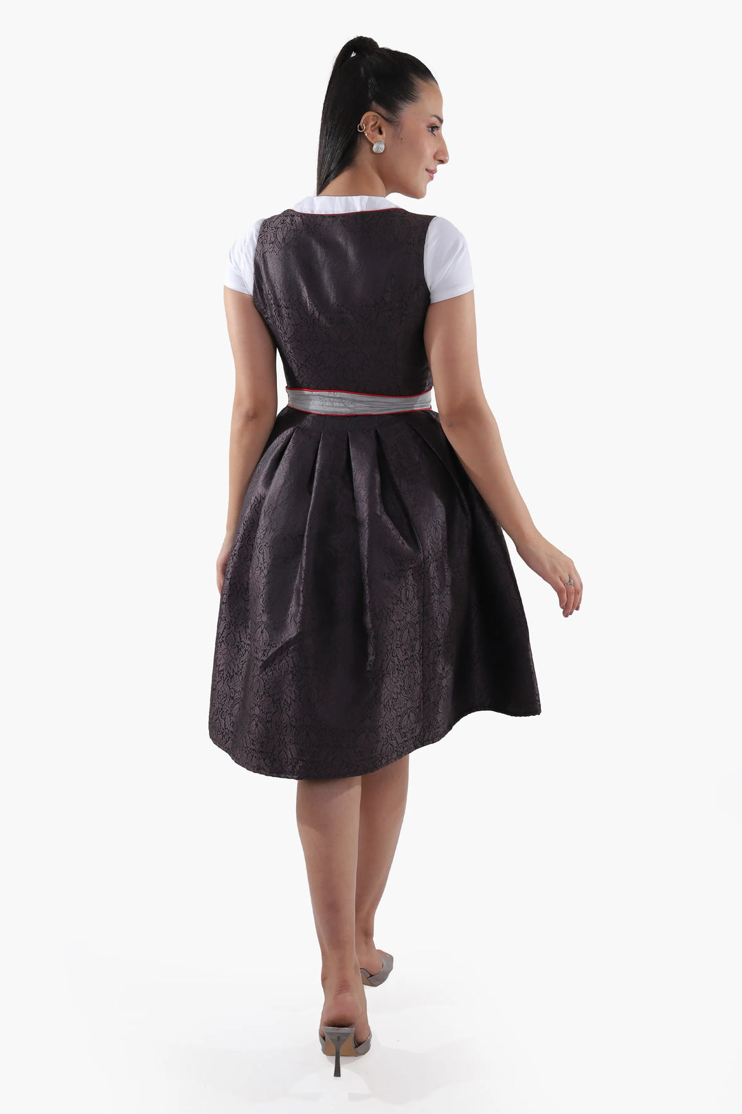 Dirndl Midi Damen Schwarz Rot | Trachtenkleid mit strukturiertem Mieder, Stickereien und Schürze für Oktoberfest