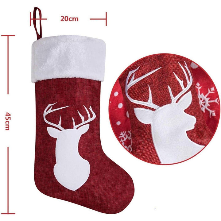 Weihnachtsstrümpfe 2er Set 45 x 20 cm | Große rote Nikolausstrümpfe mit Rentiermotiv und Aufhängeöse zum Befüllen und Dekorieren