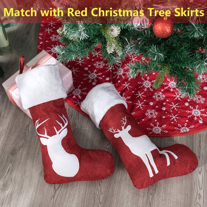 Weihnachtsstrümpfe 2er Set 45 x 20 cm | Große rote Nikolausstrümpfe mit Rentiermotiv und Aufhängeöse zum Befüllen und Dekorieren