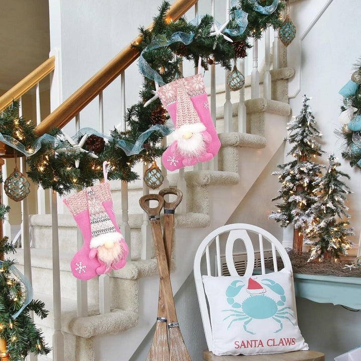 Nikolausstrumpf Kinder 2er Set aus weichem Flanell | Rosa Weihnachtssocken 23 cm mit Weihnachtszwerg-Motiv zum Befüllen und Aufhängen
