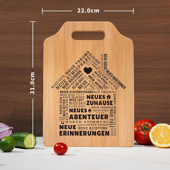 Bambus Schneidebrett als Einzugsgeschenk | Dekoratives Küchenbrett mit Hausmotiv und praktischem Griff zur Wohnungseinweihung