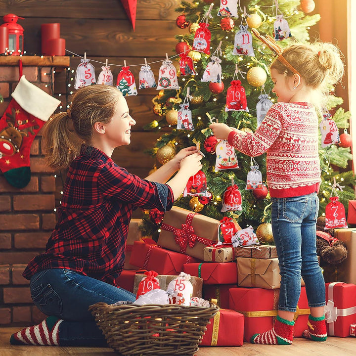 Adventskalender DIY zum Befüllen mit 24 Stoffbeuteln | Wiederverwendbare Weihnachtssäckchen in 2 Größen mit Holzklammern und 10 m Hanfseil