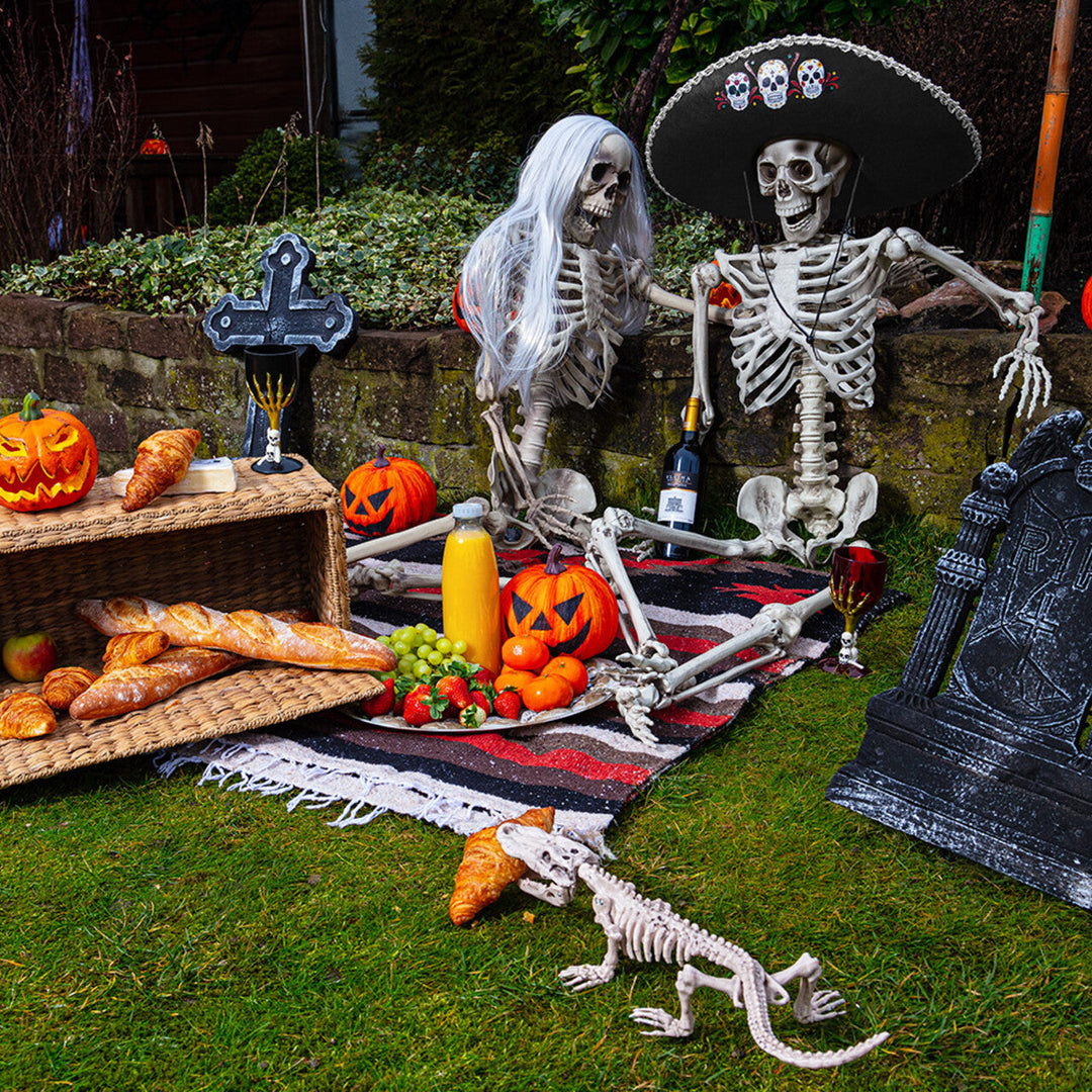 Halloween Grabstein Deko | Schwarzer Grabstein mit Totenkopf und RIP-Schriftzug für Friedhofs- und Halloween-Dekoration