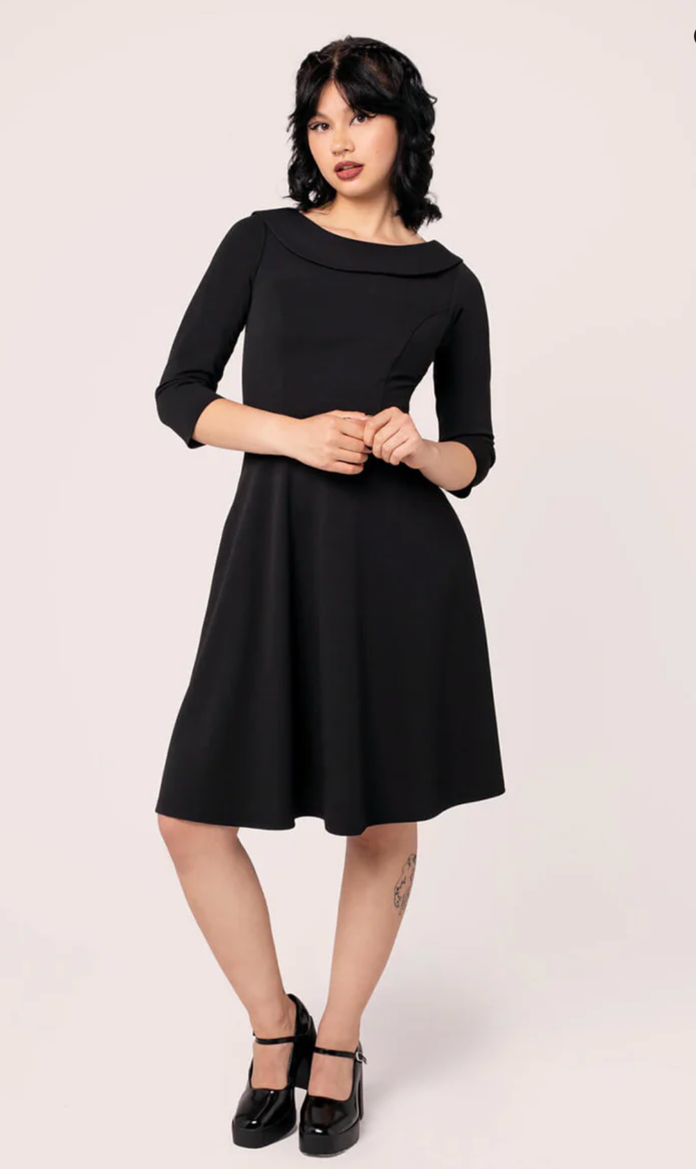 Damen Swingkleid | Elegantes Retro-Kleid mit tiefem Rückenausschnitt, Rundhals, Dreiviertelärmeln und schwingendem Rock