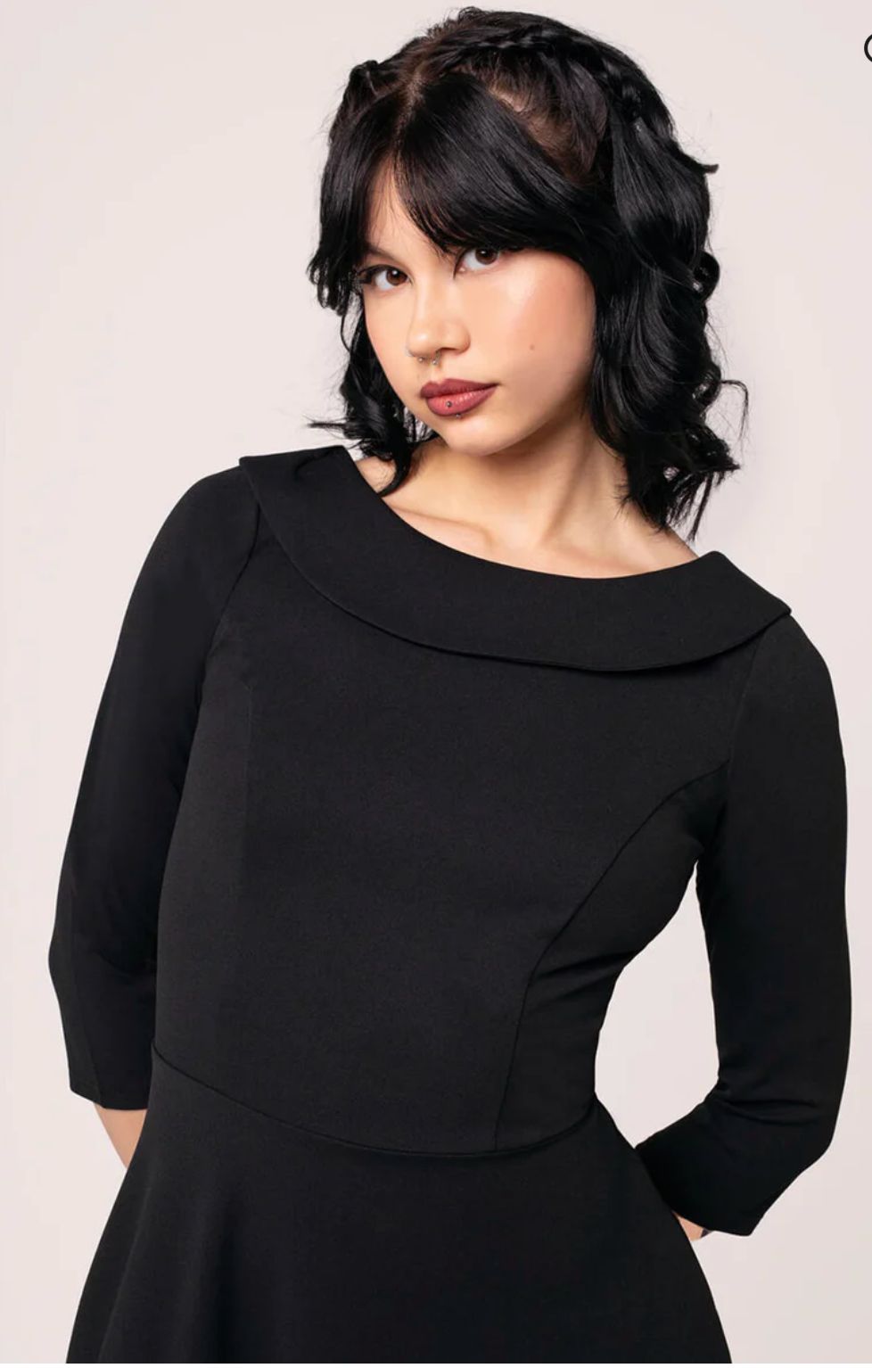 Damen Swingkleid | Elegantes Retro-Kleid mit tiefem Rückenausschnitt, Rundhals, Dreiviertelärmeln und schwingendem Rock