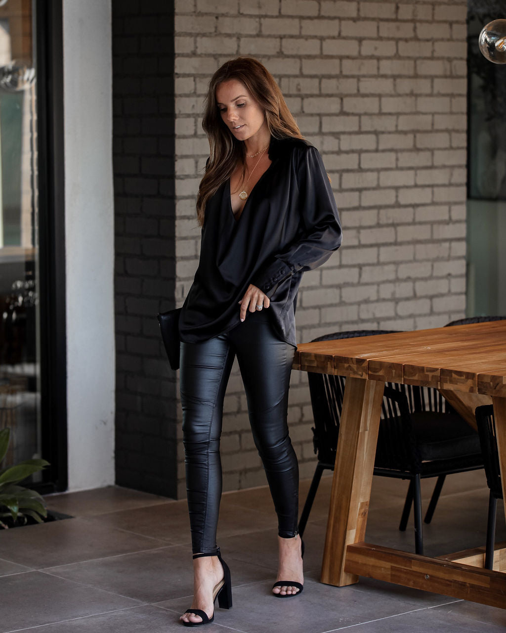 Damen Bluse mit klassischem Kragen | Elegante figurbetonte Bluse aus weichem Stoff für Büro, Freizeit und festliche Anlässe