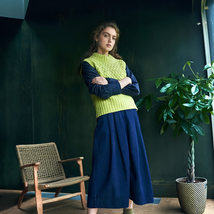 Damen Pullunder | Kurzer Strickpullunder mit Zopfmuster und weicher, körpernaher Passform
