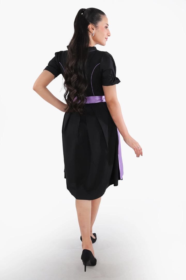 Dirndl Midi Damen Schwarz Lavendel | Trachtenkleid mit strukturiertem Mieder und Kontrastschürze für Oktoberfest