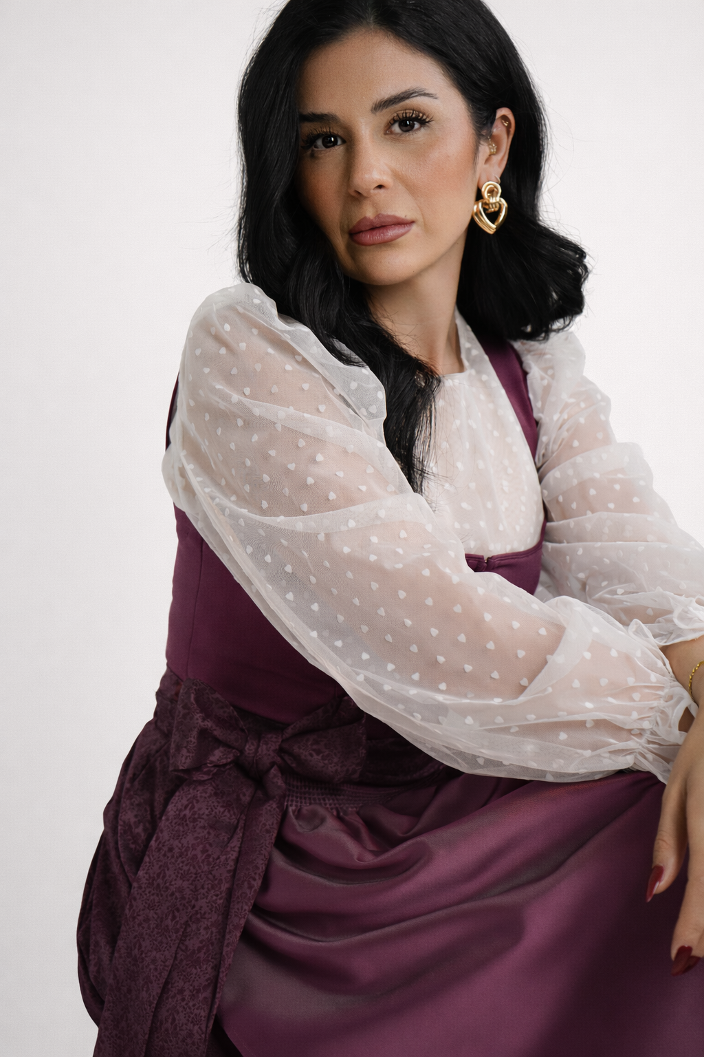 Dirndl Midi Damen | Elegantes Dirndl mit 70 cm Rocklänge, klarem Mieder und schimmernder Schürze für Festanlässe