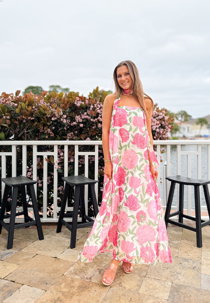 Rosé Garten-Schal MaxiDamen Maxi-Kleid mit Blumenmuster &amp; Neckholder | Luftiges Sommerkleid mit Schal-Detail | Fließende PassformKleid