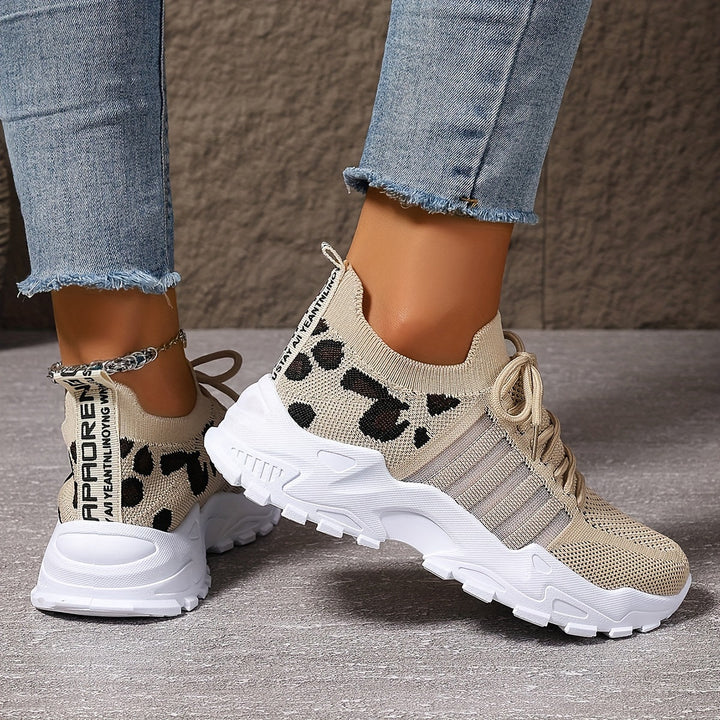 Damen Orthopädie-Sneaker mit breiter Zehenbox | Leichtes Mesh &amp; stoßdämpfende Sohle | Rutschfest für Alltag &amp; lange Wege