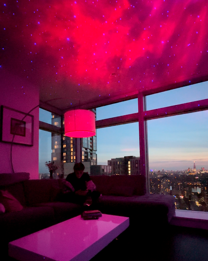 Galaxie Projektor | Sternenhimmelprojektor mit Nebeleffekten, Laser-Sternen und Musiksteuerung für Partys und entspannte Abende