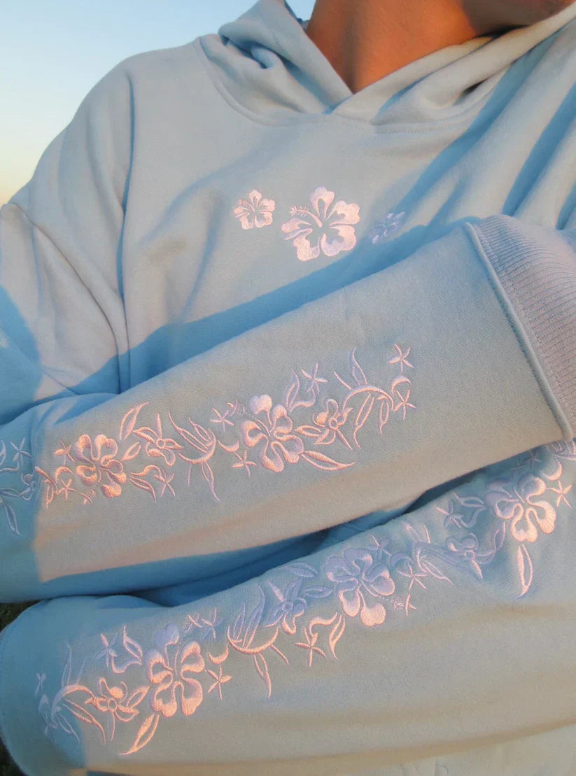 Damen Hoodie mit Hibiskus-Print | Warmer Kapuzenpullover für Alltag &amp; Freizeit | Bequeme Passform | Heide-Rosé oder Himmelblau