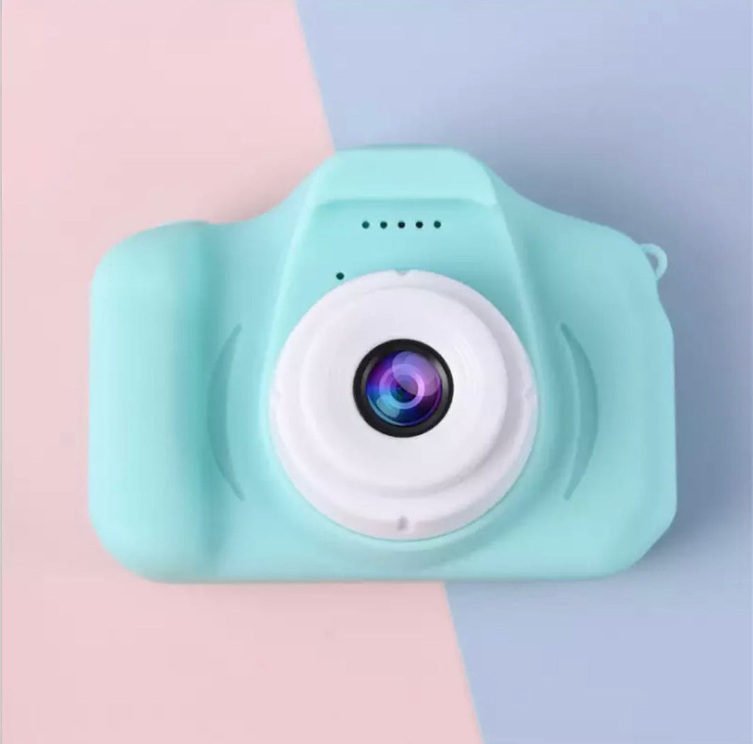 Mini-Digitalkamera im Vintage-Look | Fotos &amp; Videos mit Selfie-Modus + Filter | USB-Übertragung aufs Handy | Taschenformat