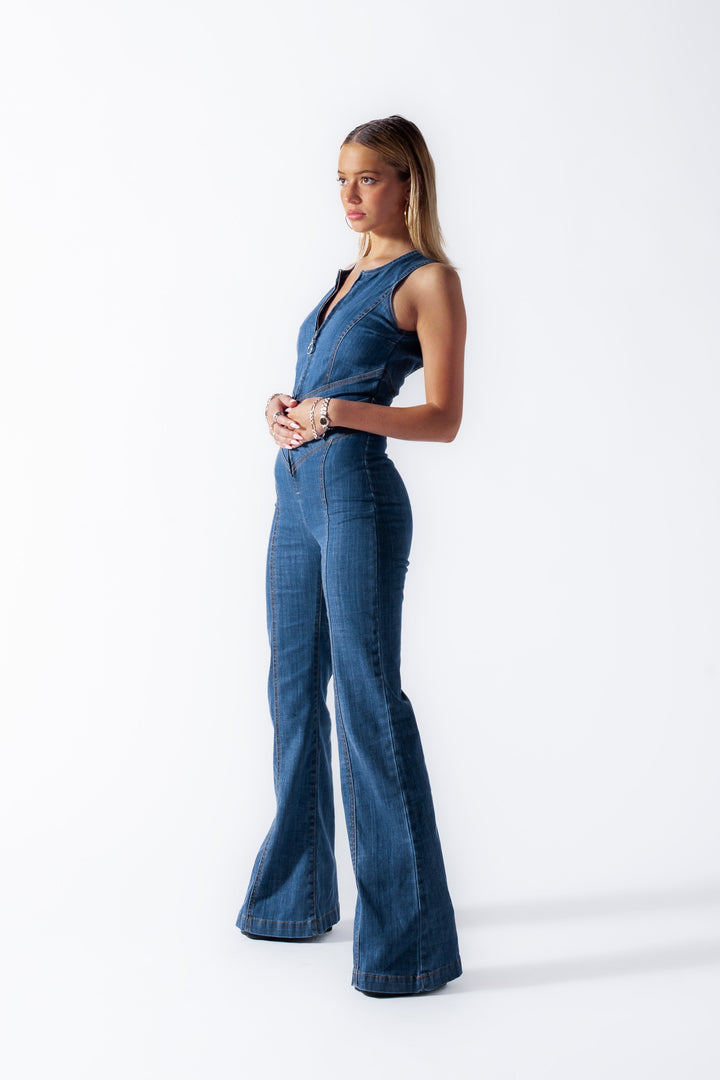 Damen rückenfreier Overall mit Herz-Cut-Out | Figurbetonter Jumpsuit mit weitem Bein | Eleganter Anlass-Look