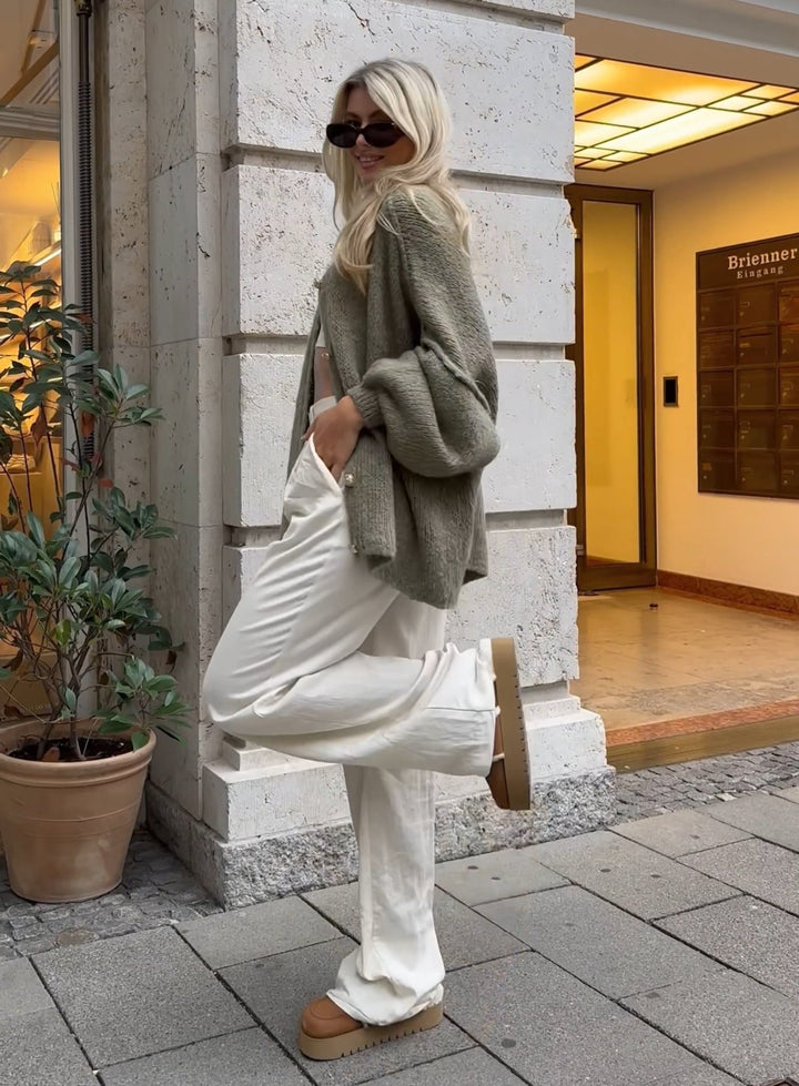 Damen Oversize Cardigan mit goldenen Knöpfen | Weiche warme Strickjacke zum Layern für Alltag, Freizeit und besondere Anlässe