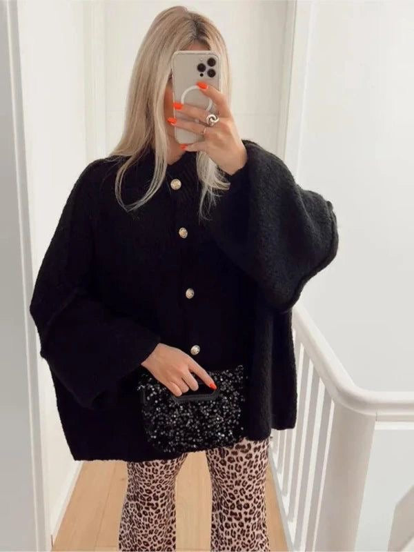 Damen Oversize Cardigan mit goldenen Knöpfen | Weiche warme Strickjacke zum Layern für Alltag, Freizeit und besondere Anlässe
