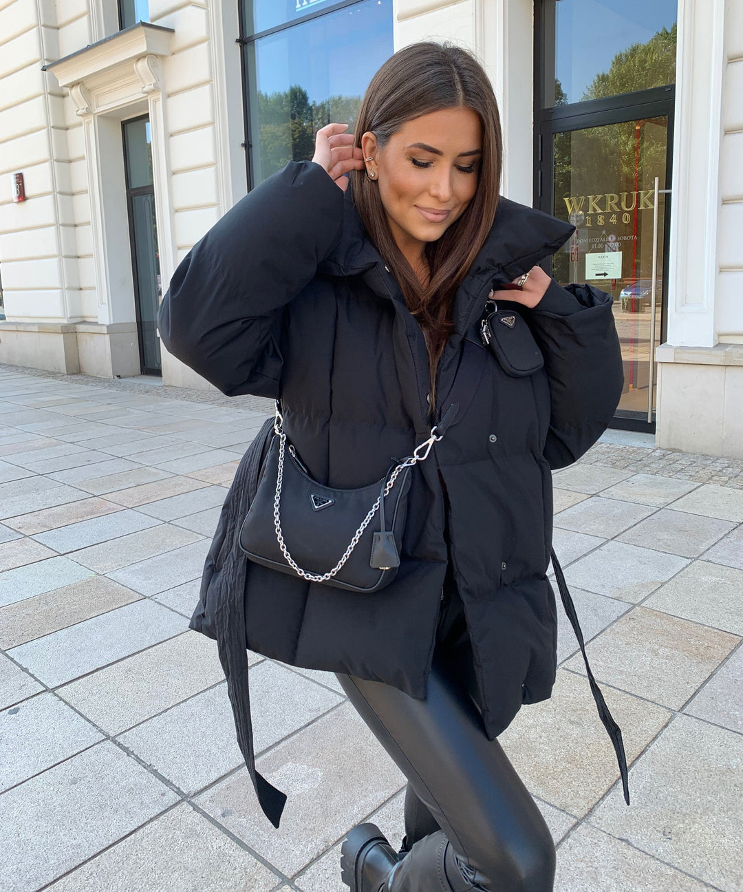 Damen Winterjacke | Kurze Steppjacke mit Gürtel &amp; warmem Futter
