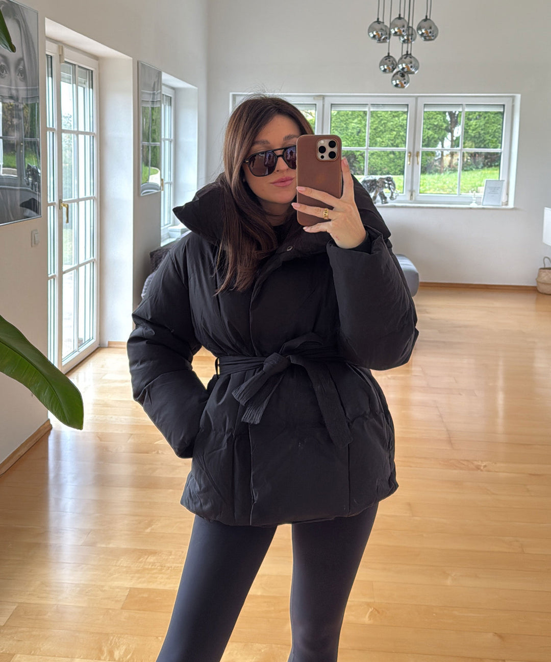 Damen Winterjacke | Kurze Steppjacke mit Gürtel &amp; warmem Futter