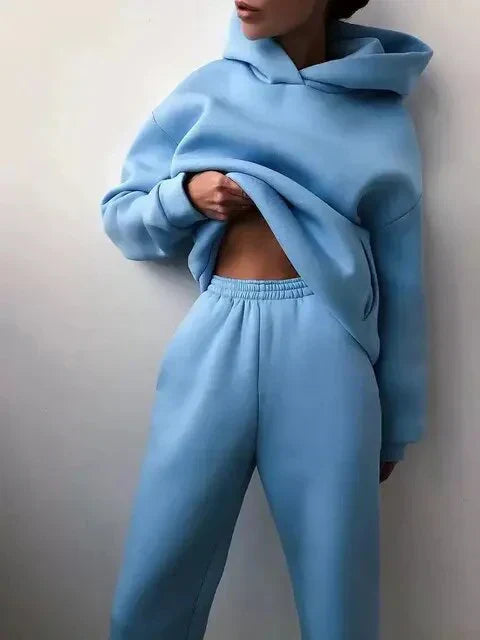 Damen Jogginganzug mit Kapuzenpullover | Zweiteiliges Freizeit-Set mit Jogginghose | Bequemer Alltagslook