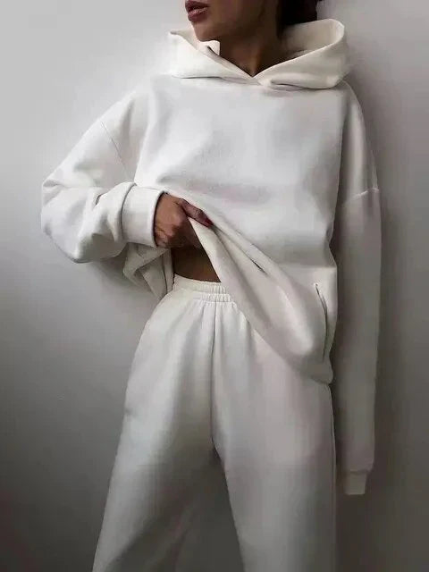 Damen Jogginganzug mit Kapuzenpullover | Zweiteiliges Freizeit-Set mit Jogginghose | Bequemer Alltagslook