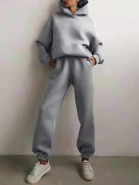 Damen Jogginganzug mit Kapuzenpullover | Zweiteiliges Freizeit-Set mit Jogginghose | Bequemer Alltagslook