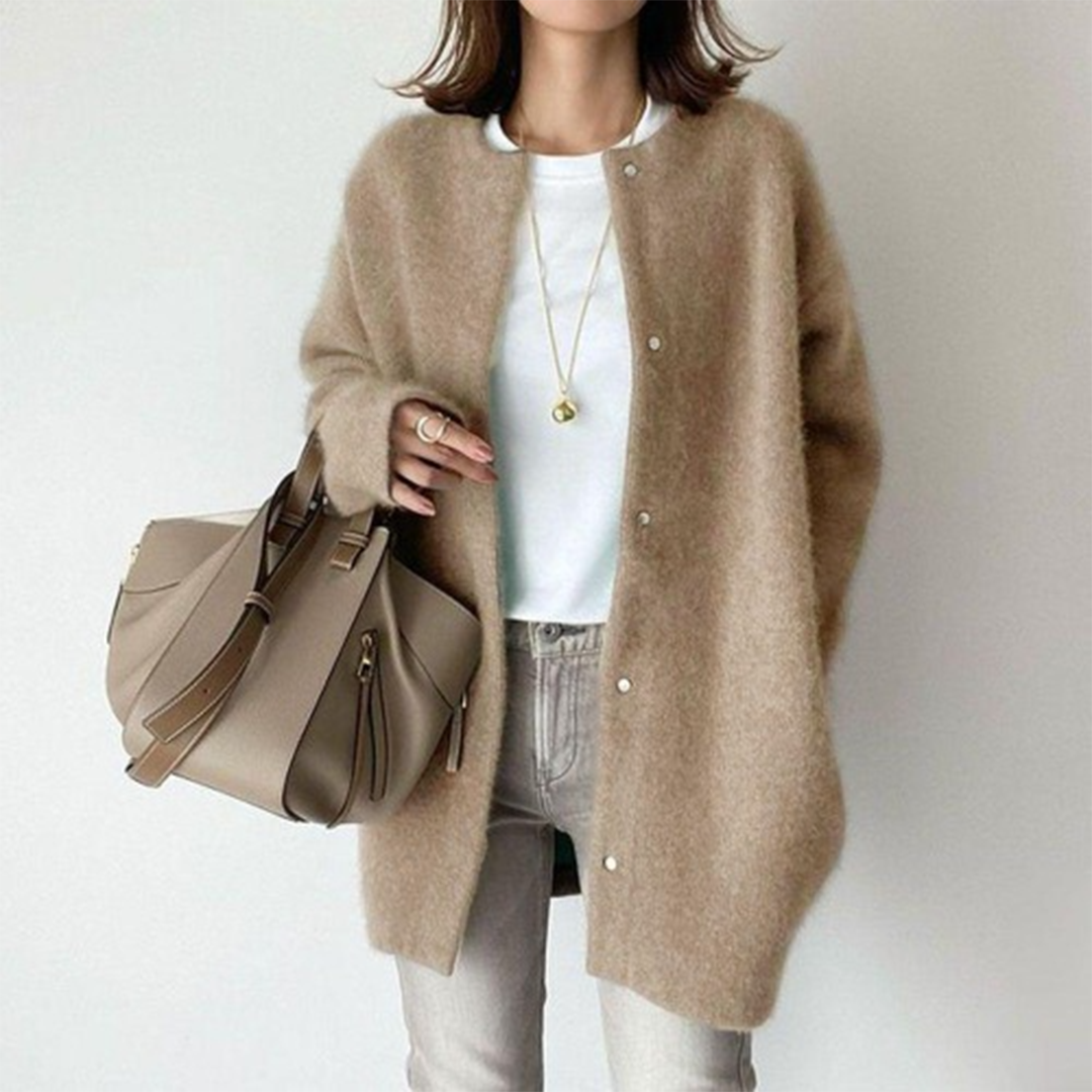 Damen Longcardigan aus weichem Acrylstrick | Lange Strickjacke mit Rundhalsausschnitt und Seitentaschen für Büro und Alltag