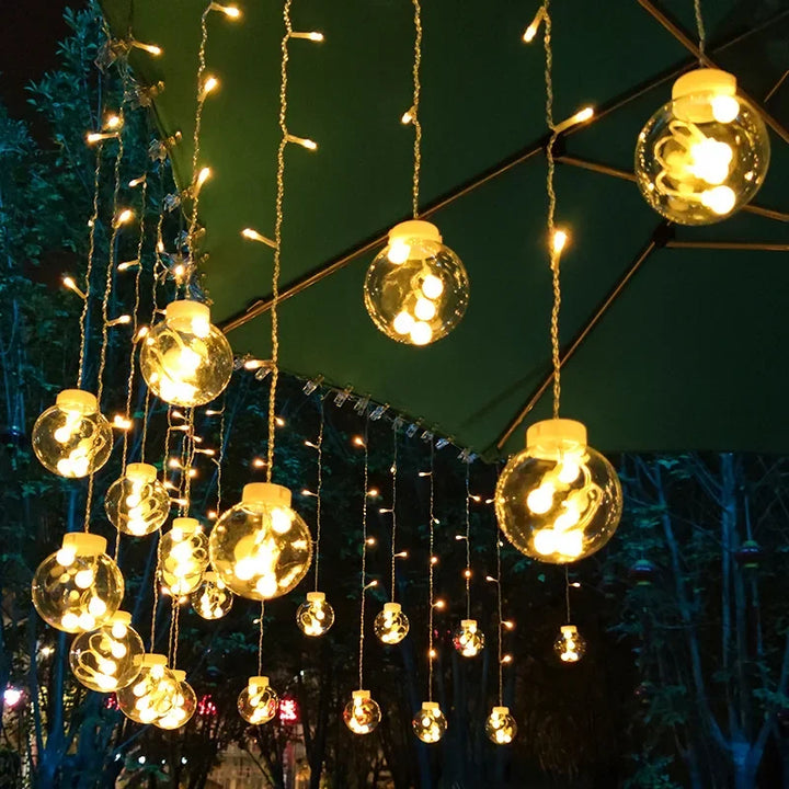 LED Lichtervorhang außen mit Kugellichtern | IP44 spritzwassergeschützt, warmweiß und 2 W für Garten, Balkon und Terrasse