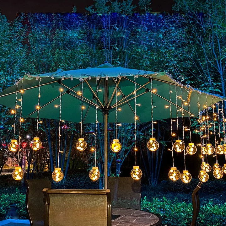 LED Lichtervorhang außen mit Kugellichtern | IP44 spritzwassergeschützt, warmweiß und 2 W für Garten, Balkon und Terrasse