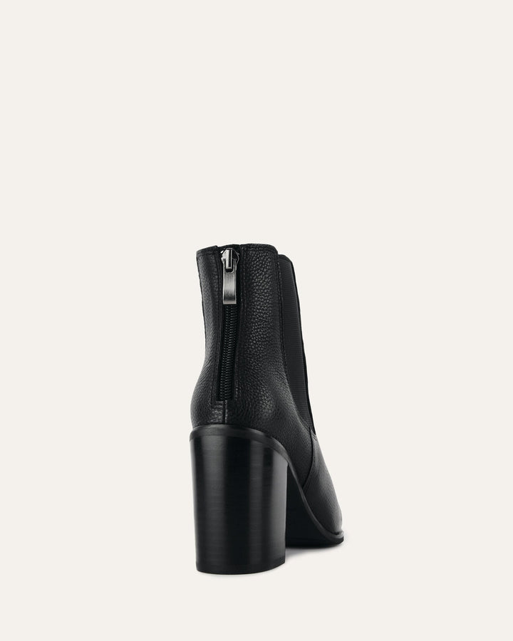 Stiefeletten aus Leder | Hochgeschnitten mit 9 cm Blockabsatz und spitzer Schuhspitze