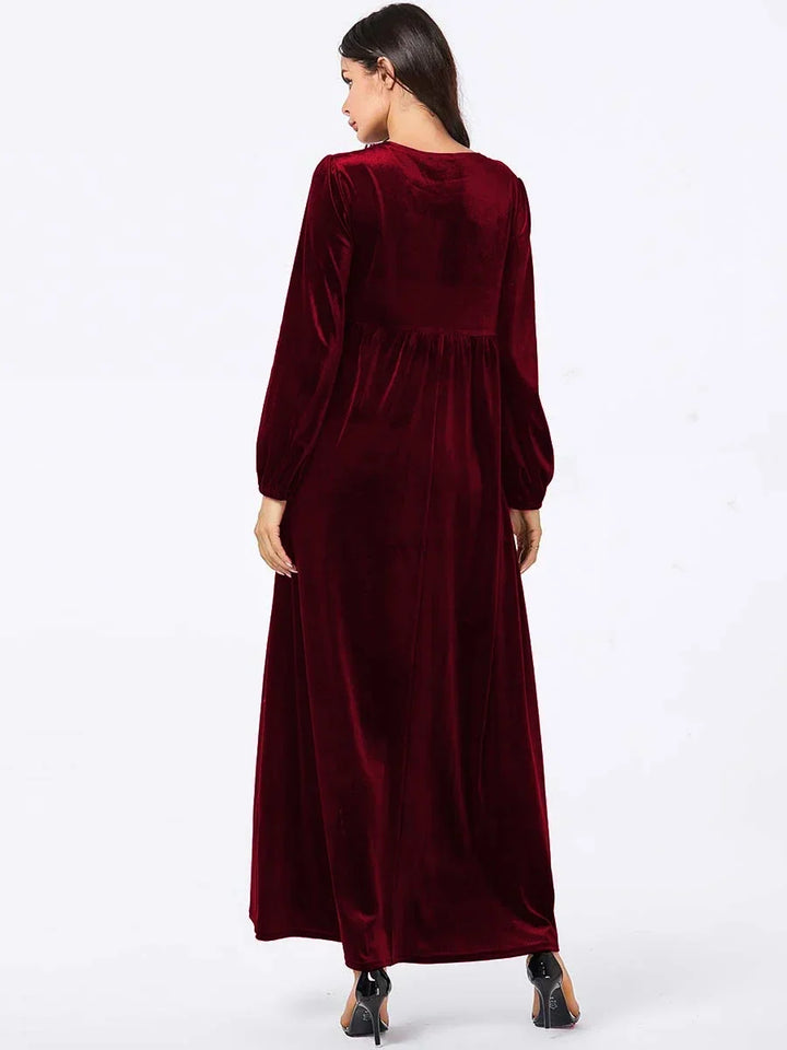 Damen Samt Maxikleid in großen Größen | Elegantes Abendkleid mit hoher Empire-Taille, langen Ärmeln und weich fallendem Stoff
