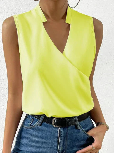 Chiara™ Flattering overlapping design