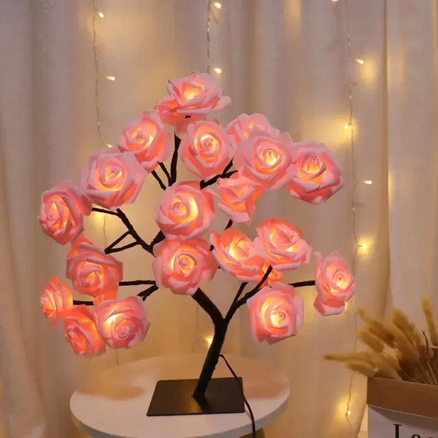 LED Baum Tischlampe mit 24 LEDs | Warmweißes Licht und USB-Anschluss | 35 cm Dekolampe für Wohnzimmer und Schlafzimmer