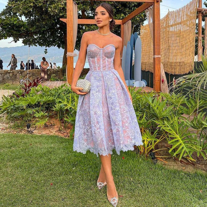 Vestito midi con top corsetto in pizzo e satin | Vestibilità sagomata e silhouette elegante | Festivo per serate, eventi e occasioni speciali