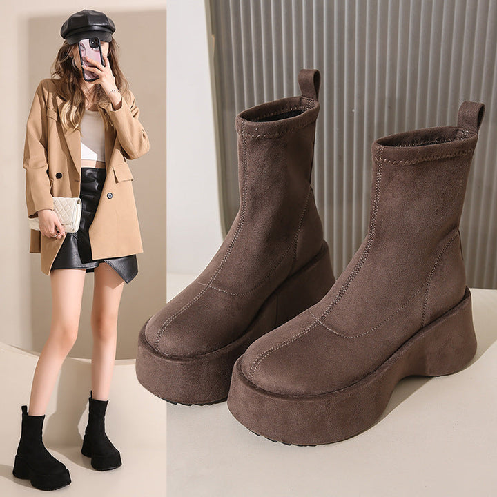 Damen Ankle Boots aus Wildleder mit leichter Sohle | Bequeme Stiefeletten mit weicher Oberfläche und Ziehlasche für Alltag und Büro