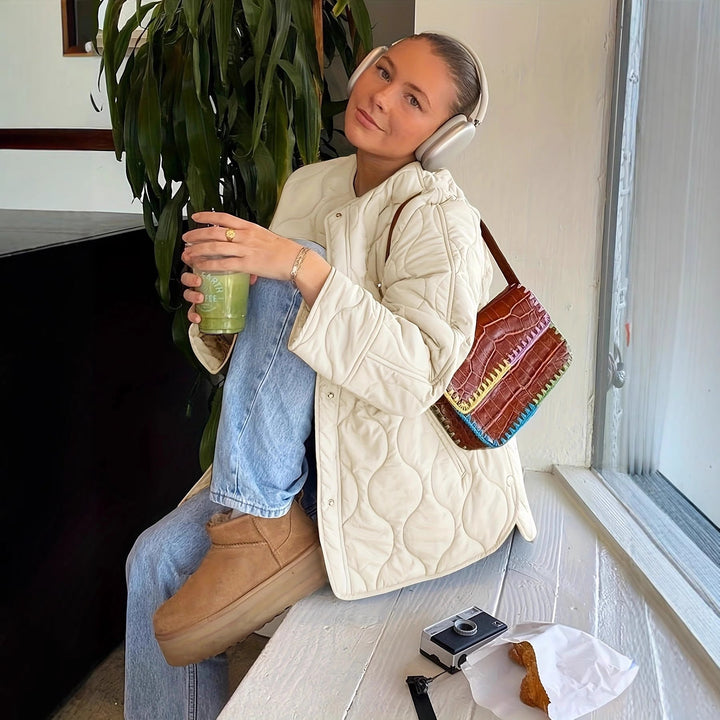 Damen Steppjacke mit großen Taschen | Lockere Übergangsjacke mit Rundhalsausschnitt und weichem Tragegefühl für Alltag und Freizeit
