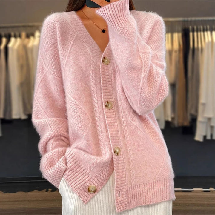 Damen Oversize Strickcardigan mit Zopfmuster | Weiche Strickjacke mit V-Ausschnitt, großen Knöpfen und Eingrifftaschen
