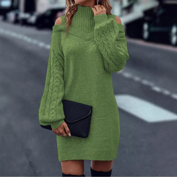 Damen Strickkleid mit Cut-Out Schultern | Grobstrickkleid mit hohem Kragen und lockerem Schnitt für Alltag und Abendlooks
