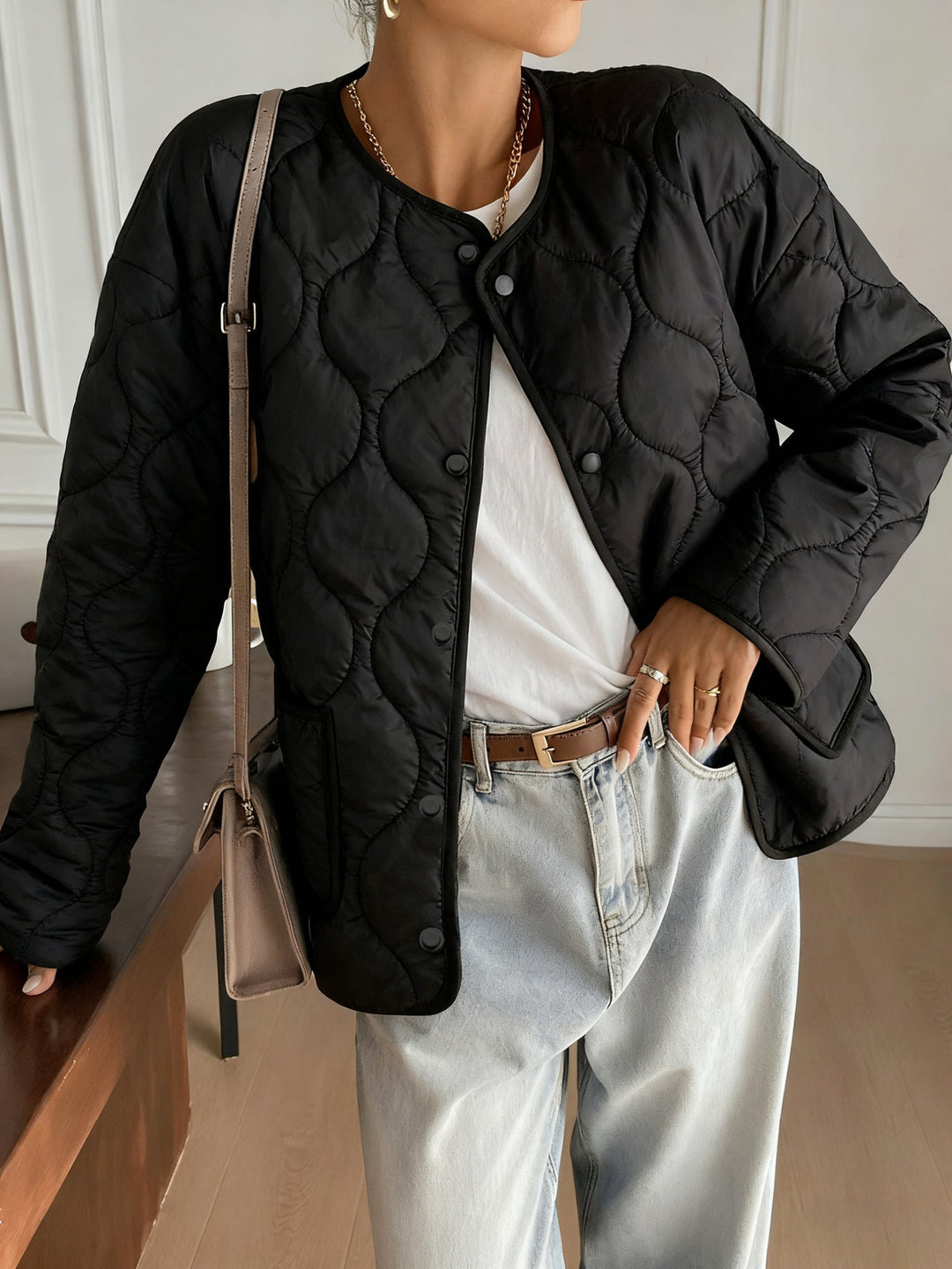 Damen Steppjacke mit Seitentaschen | Leichte Übergangsjacke mit modernem Steppmuster und bequemer Passform für den Alltag