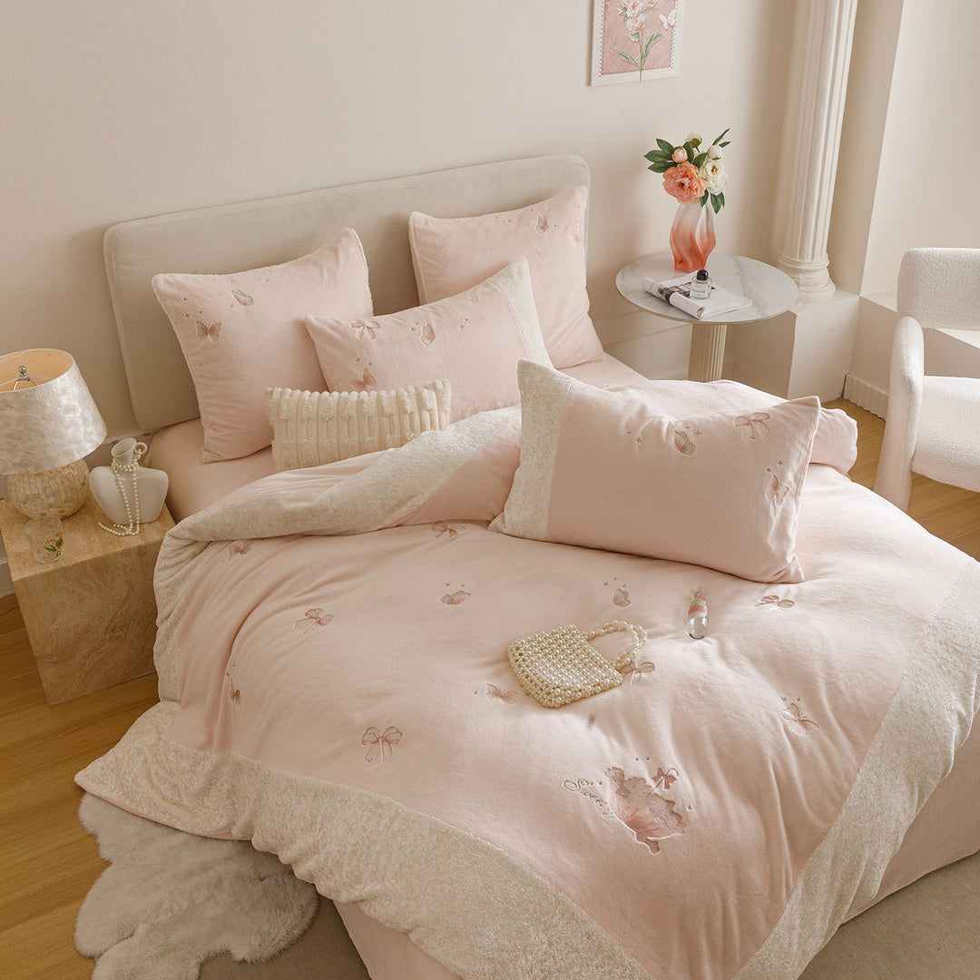Kuschelige Bettwäsche mit Schmetterlingen | Besticktes Bettwäsche-Set mit Teddy-Fleece-Besatz für Einzel- und Doppelbetten
