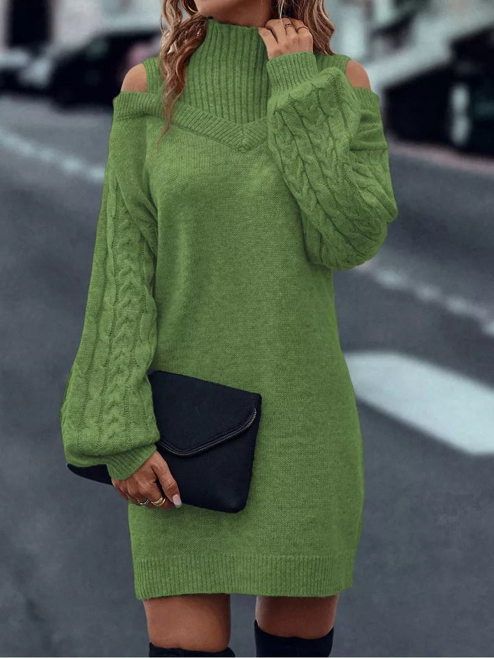Damen Strickkleid mit Cut-Out Schultern | Grobstrickkleid mit hohem Kragen und lockerem Schnitt für Alltag und Abendlooks