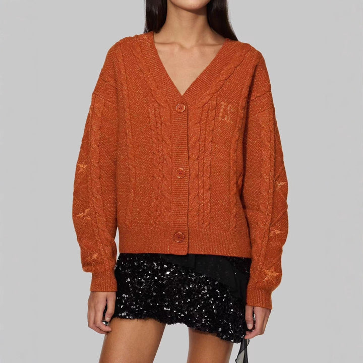 Damen Grobstrick Cardigan mit Zopfmuster | Oversize-Strickjacke mit V-Ausschnitt, Sternstickereien und Knopfleiste