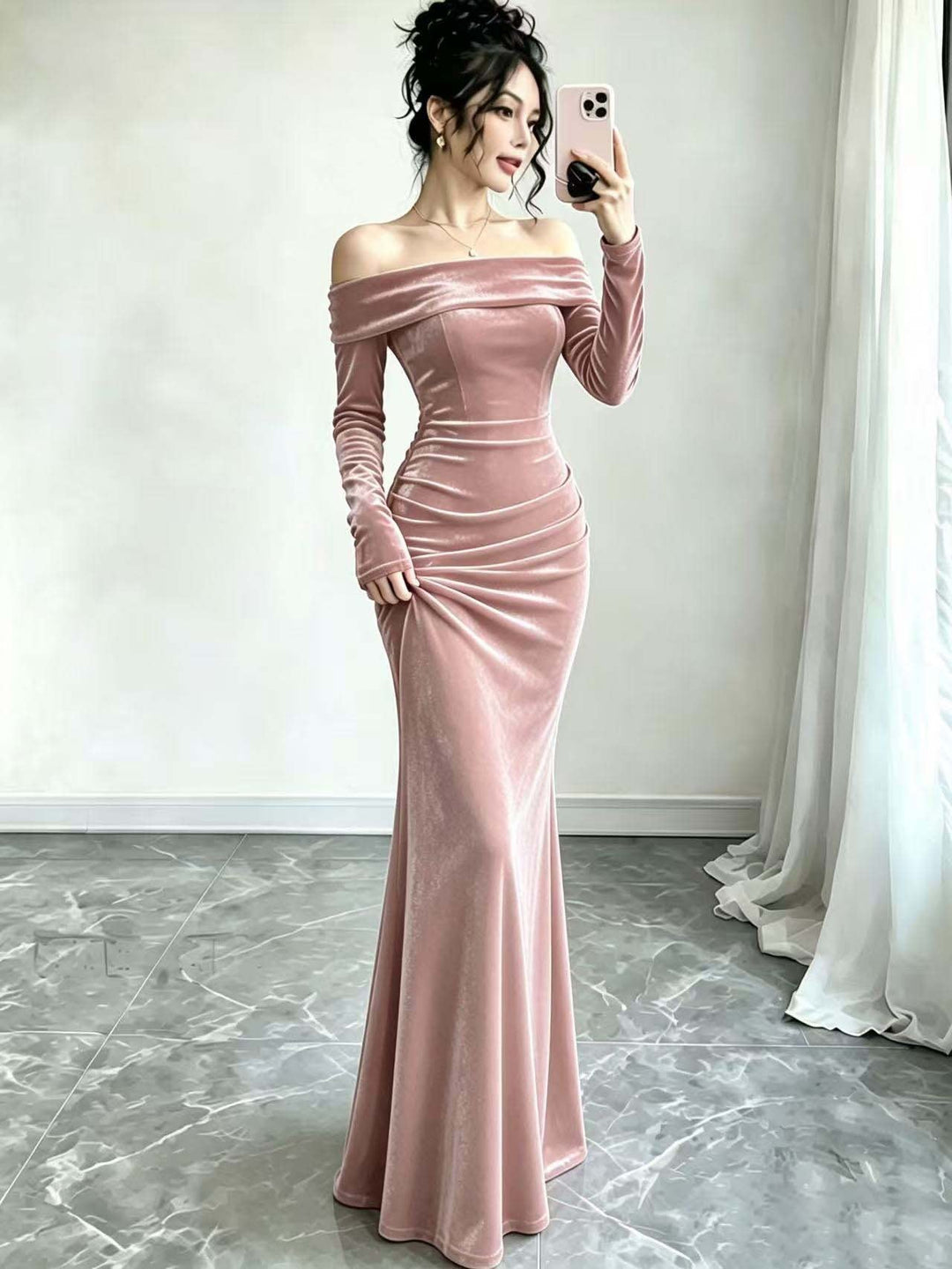 Damen Abendkleid | Bodenlanges Samtkleid mit Carmenausschnitt, tiefem Rückenausschnitt und figurbetonter Passform für festliche Anlässe