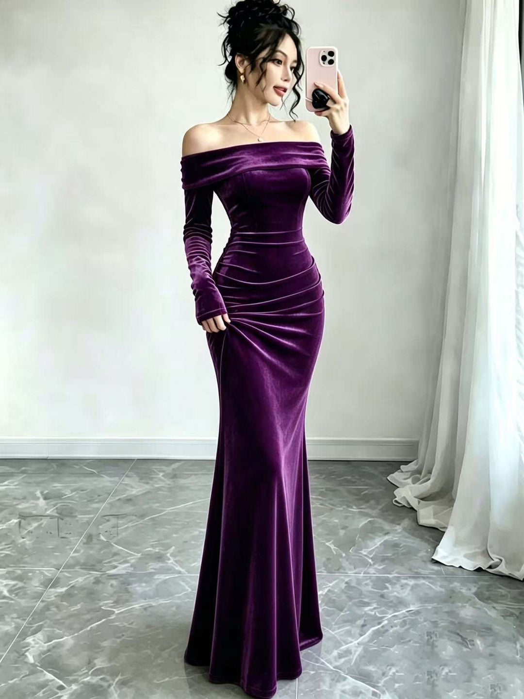Damen Abendkleid | Bodenlanges Samtkleid mit Carmenausschnitt, tiefem Rückenausschnitt und figurbetonter Passform für festliche Anlässe
