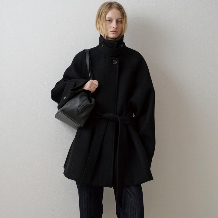 Damen gesteppter Wollmantel mit Kragen | Warmer Wollmix Mantel mit Knopfleiste, großzügiger Passform und Seitentaschen