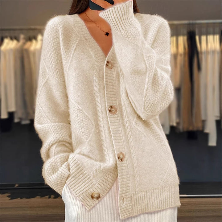 Damen Oversize Strickcardigan mit Zopfmuster | Weiche Strickjacke mit V-Ausschnitt, großen Knöpfen und Eingrifftaschen