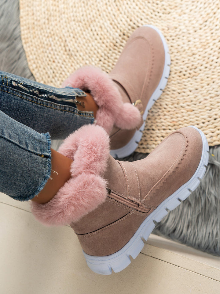 Damen Winterstiefeletten warm gefüttert | Kurzstiefel in Velourslederoptik mit Kunstfellbesatz, Reißverschluss und Profilsohle