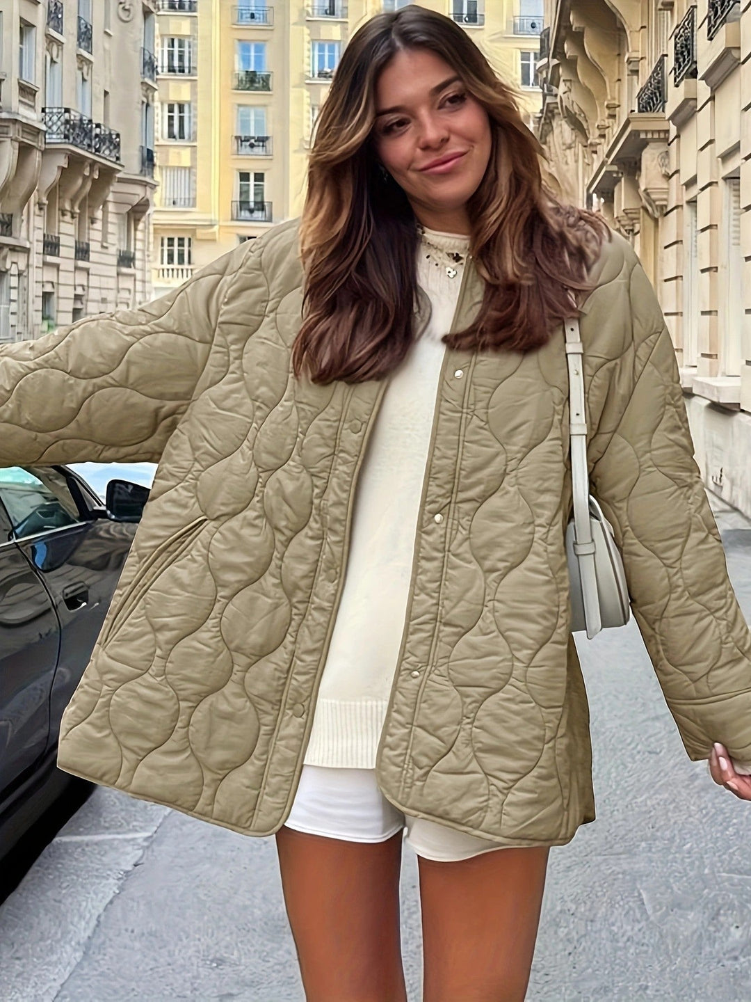 Damen Steppjacke mit großen Taschen | Lockere Übergangsjacke mit Rundhalsausschnitt und weichem Tragegefühl für Alltag und Freizeit